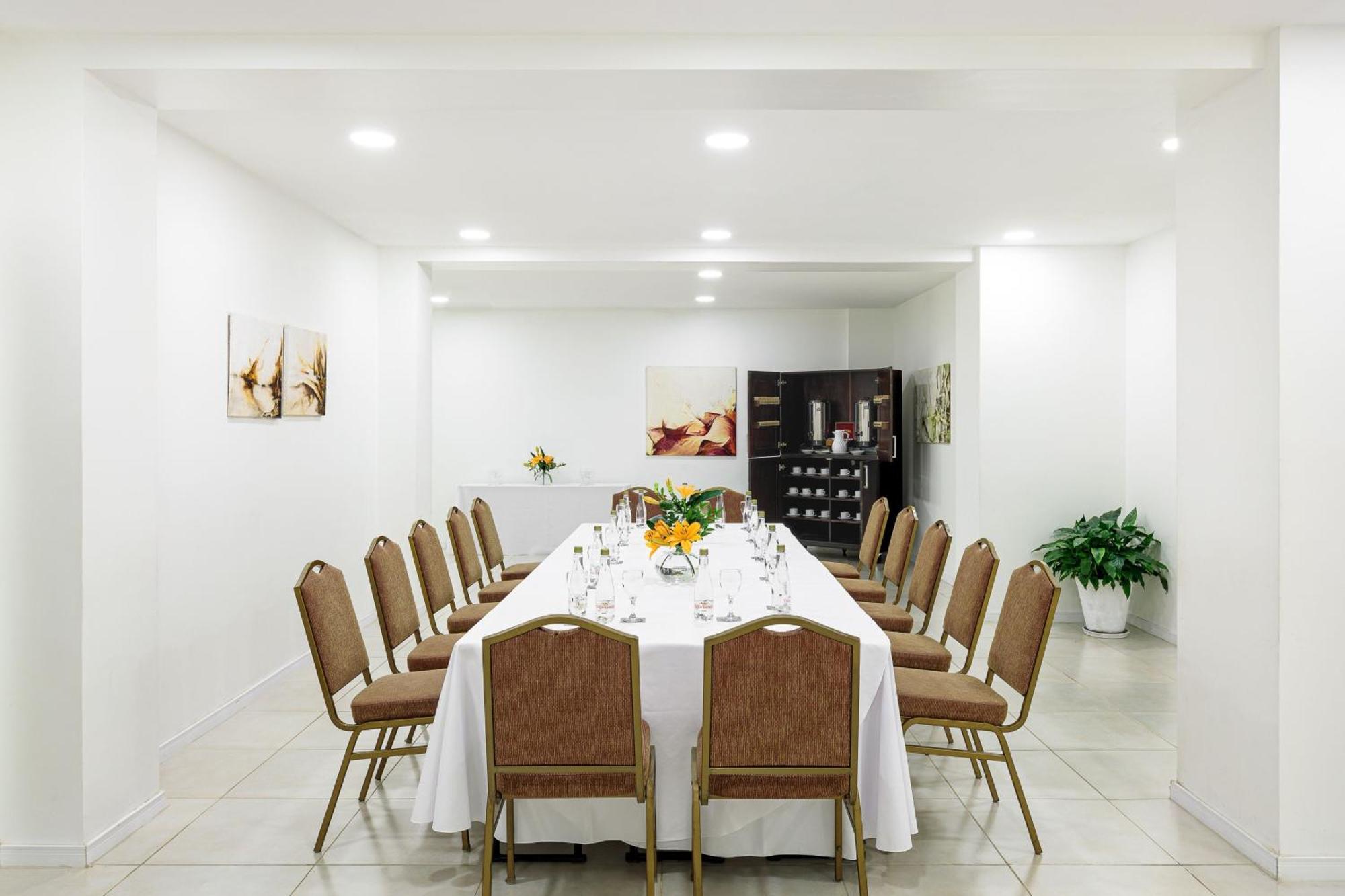 Sheraton Salta Hotel Екстер'єр фото